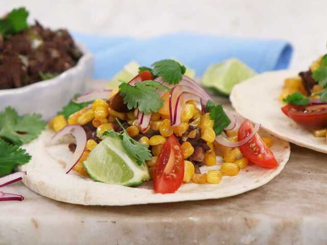 Tacos med stekt majs och bönröra