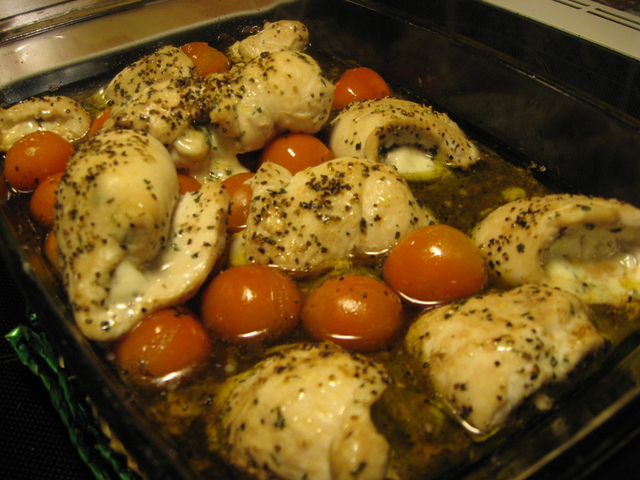 Kycklingrullar med mozzarella och basilika
