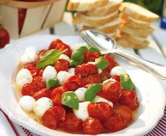 Ljummen tomatsallad med minimozzarella