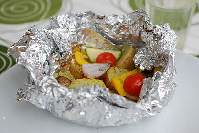 potatis & grönsakspaket på grillen