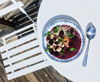 Smoothie bowl for lunch