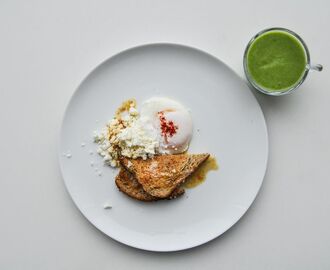 Frukost: Pocherat ägg och avocadosmoothie