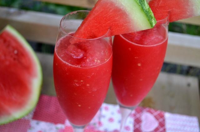 Svalkande vattenmelon-drink
