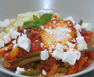 Shakshouka med haricots verts och paprika