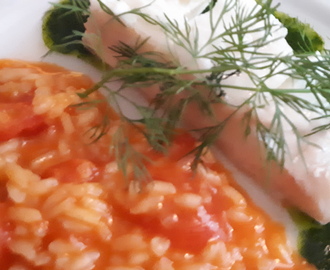 Ångkokt hälleflundra med tomatrisotto och örtbuljong