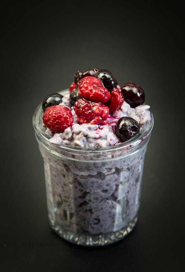 Mixed Berry Protein Overnight Oats