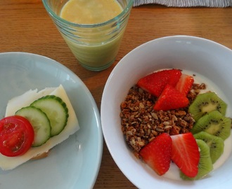 Lyxfrukost med syster - recept på somrig mangosmoothie