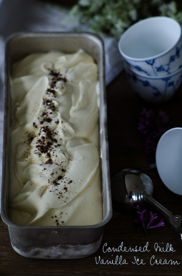 Easy Condensed Milk Vanilla Ice Cream (Vaniljglass med Kondenserad Mjölk)