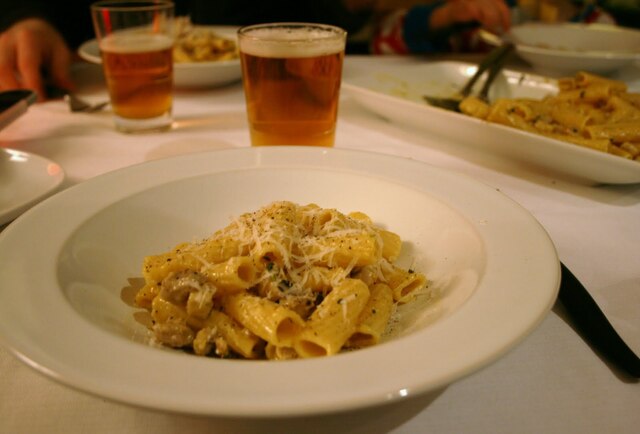 Tortiglioni med kyckling, citron och timjan