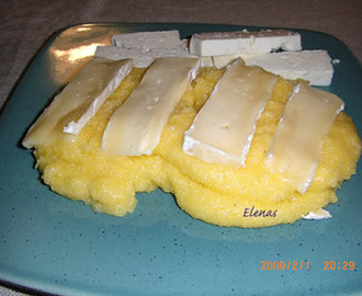 Mămăliguţă cu brânză/ Polenta