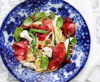 Pasta mozzarella med bresaola