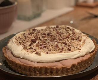 Nutellacheesecake med hasselnötter