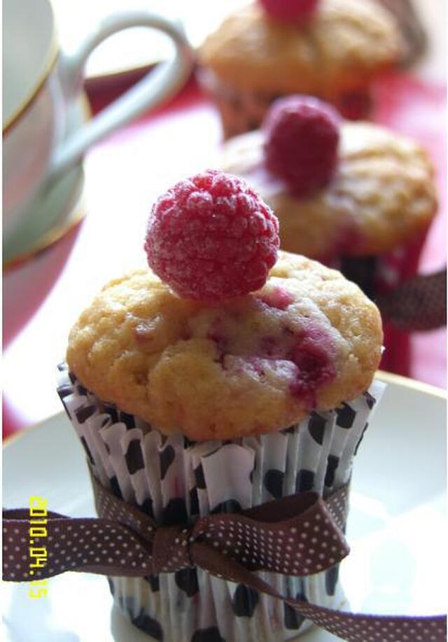 Raspberry and white chocolate muffins……en räker det inte för mig!!