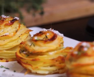 Hon skivar 1 kg potatis och tar sedan fram muffinsformen. Resultatet? Detta gör jag nästa fest!