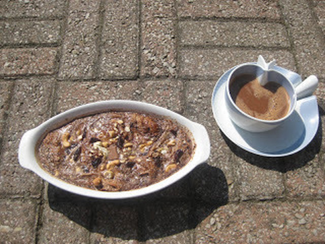 Brödpudding med öl - och chokladsås