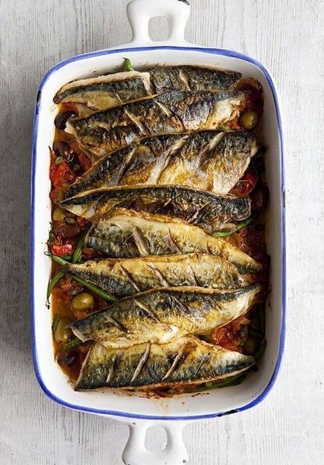 Food: Baked mackerel with tomato sauce, capers and olives | Baked mackerel, Mackerel recipes, Fish recipes