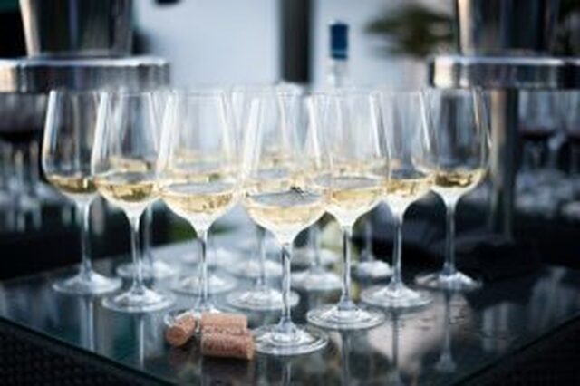 Svenska vinimportörer och skånska viner