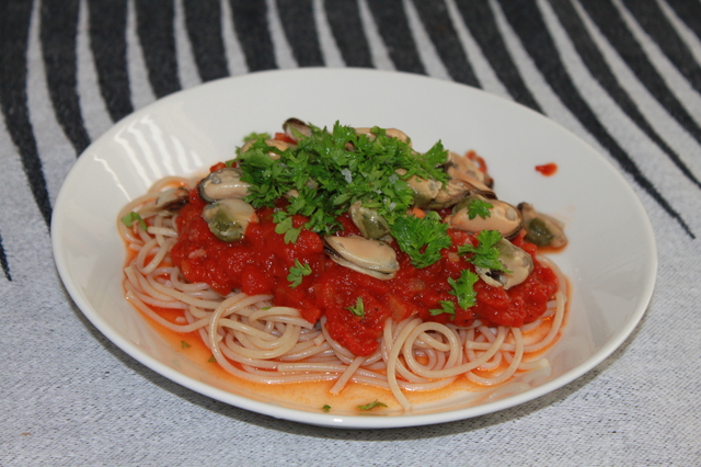 Het pastasås med rökta musslor