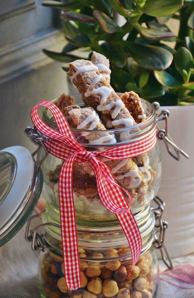 Pepparkaks-biscotti med hasselnötter och glasyr