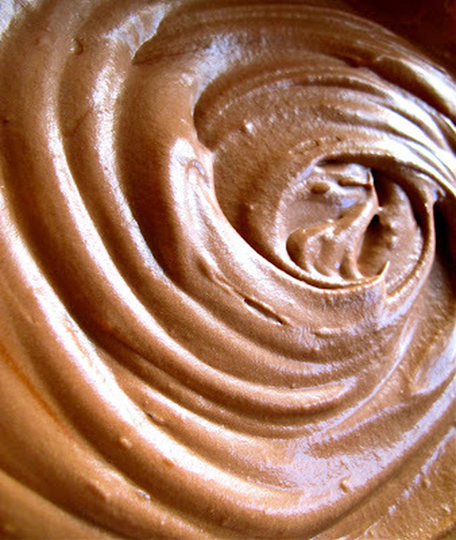 Chokladmousse som även passar till fyllning av bakverk