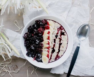 Vanilla Hemp Psyllium Porridge with Egg, Blackberries and Banana