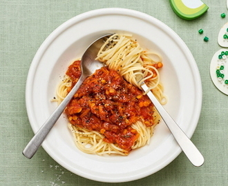 Pasta med tomatsås och linser