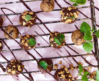 Chocolate chip cookie dough truffles | GoGreen