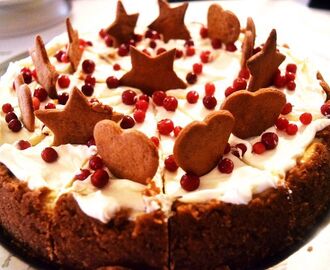 Pepparkakscheesecake med lingon.