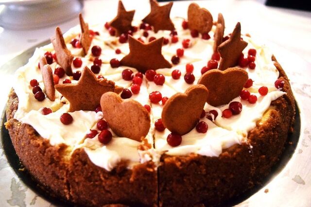 Pepparkakscheesecake med lingon.