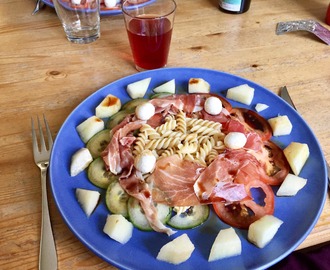 Pasta och parmaskinka sallad