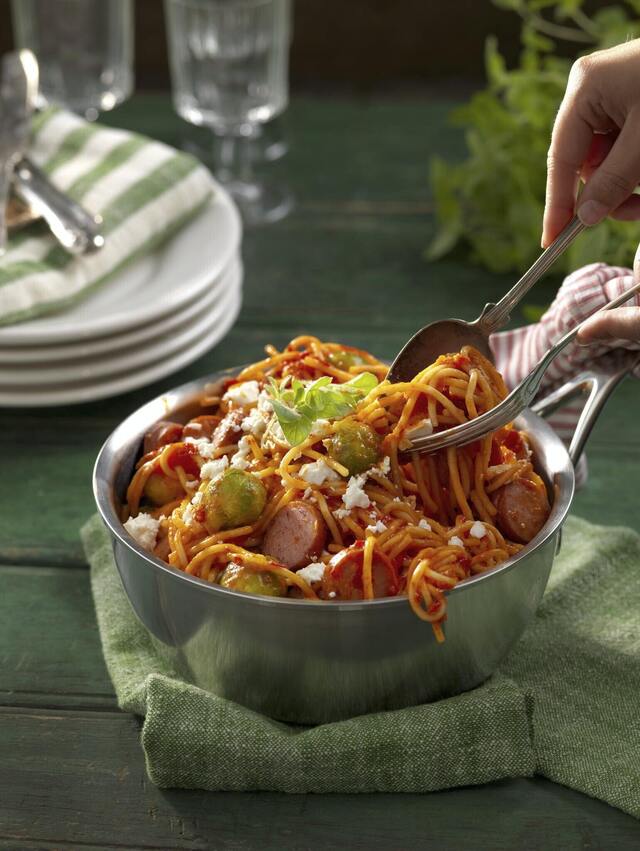 Allt-i-ett-gryta med chorizo och pasta