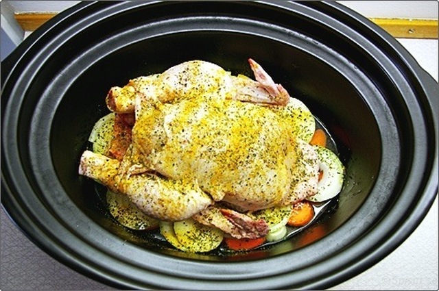 Hel stekt kyckling i Crock Pot, 8 timmar i långkokaren och himmelriket öppnade sig! #CrockPot