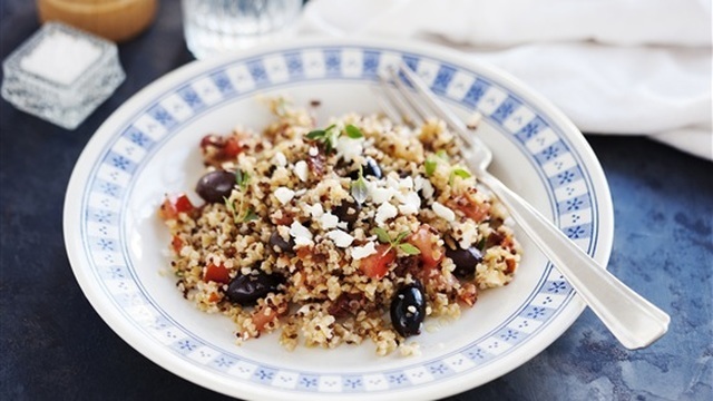 Fullkornsbulgur & Quinoa med fetaost och oliver