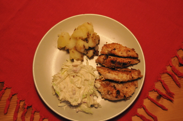 Chicken nuggets med cole slaw