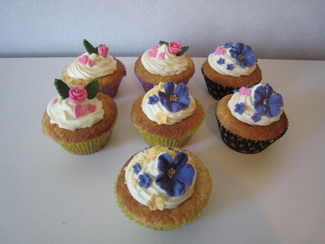 Cupcakes med vanilj och passionsfrukt