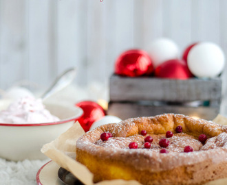 Gluten Free Saffron Cake with Lingonberry Cream (Glutenfri Saffranskaka med Lingongrädde)