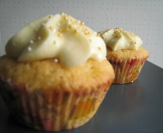 Piña Colada Cupcake med Vit ChokladGanache