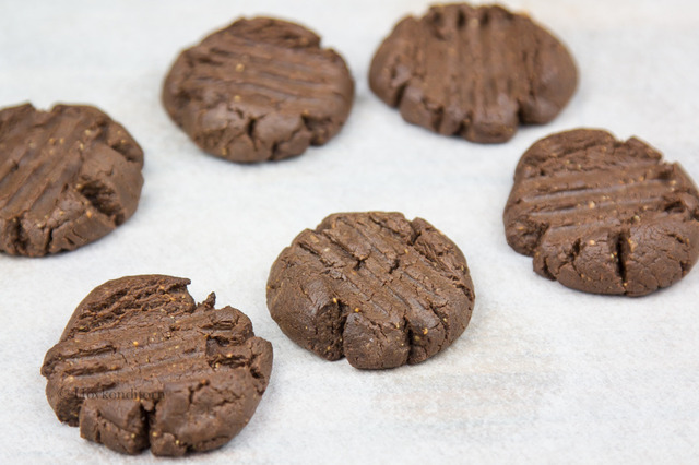 Mint Protein "Brownie" Cookies