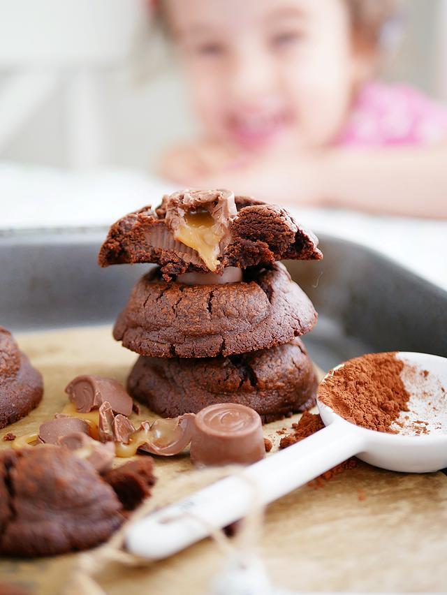 Brownie cookies med center-gömma