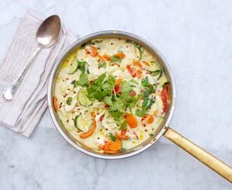 Thailändsk grön curry med valfritt protein och grönsaker (billig, snabblagad vardagsrätt)