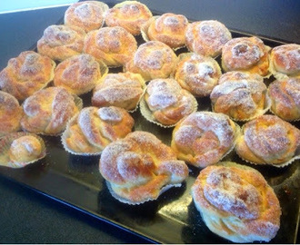 Sockerbullar med mammas vaniljkräm