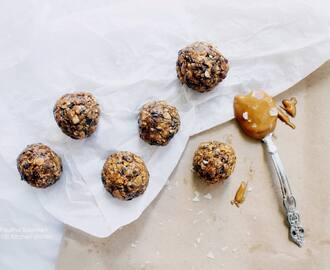 Salted Peanut Butter Caramel Granola Balls!