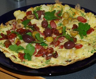 Tortilla med Chorizo, soltorkad tomat och kalamataoliver