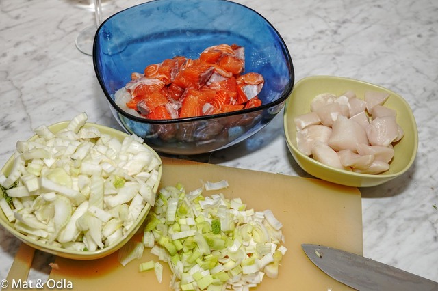 Krämig fisksoppa med lax, hälleflundra och pilgrimsmusslor