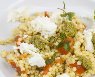 Pesto Pearl Couscous with Cherry tomatoes and Mozzarella