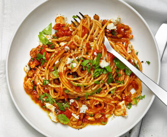 Spagetti med linser och tomatsås