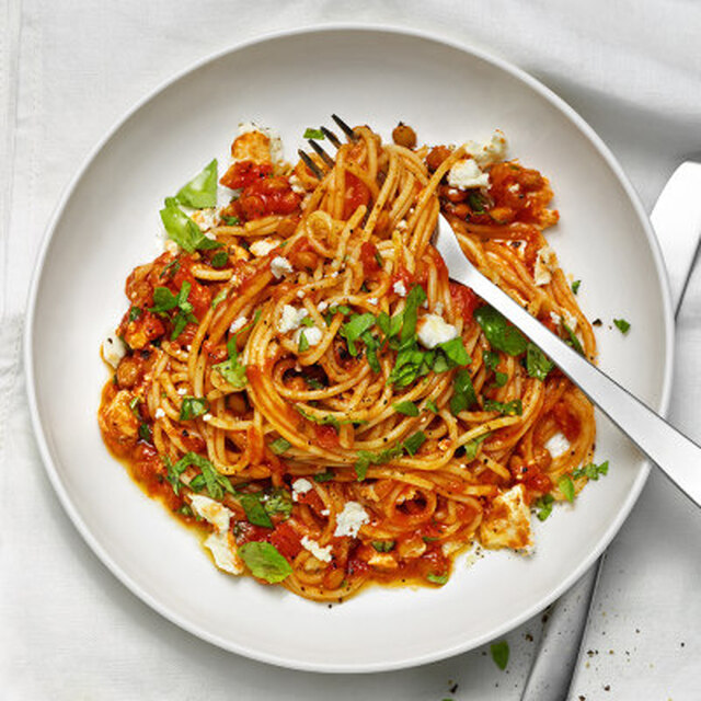 Spagetti med linser och tomatsås