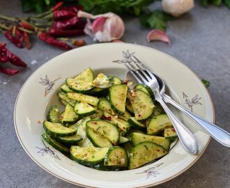 En god gurksallad med vitlök och chili