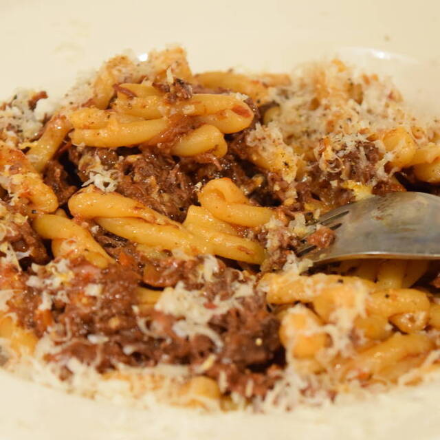 Högrevsragu med pasta - Mitt kök