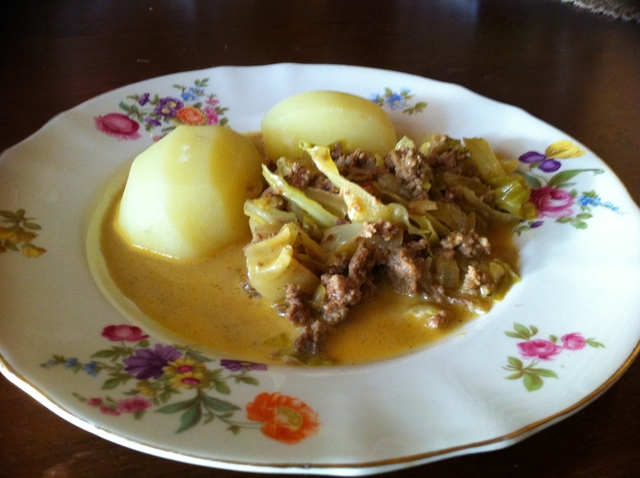 Ullas köttfärsgryta med curry och kanel